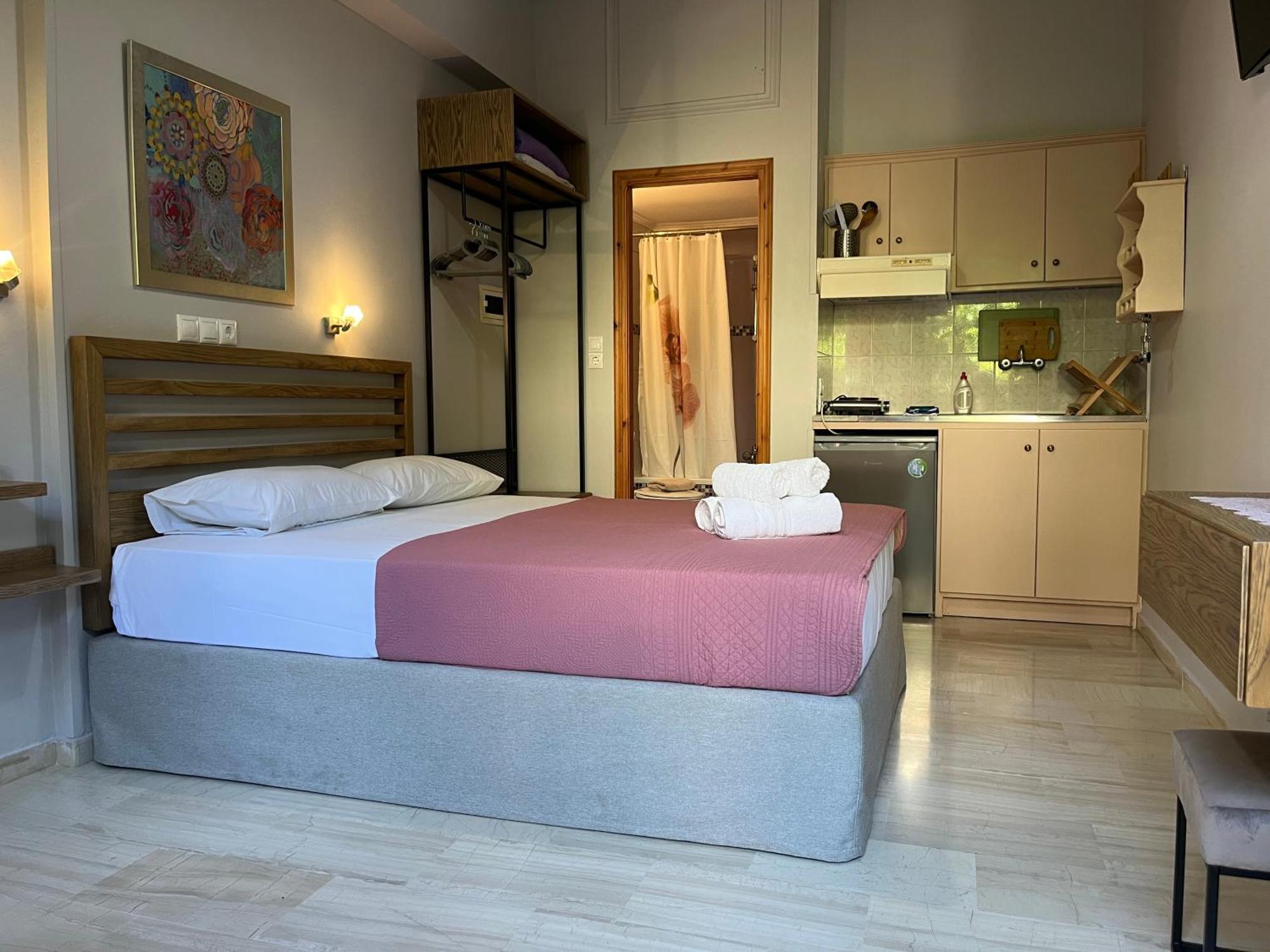 George Studios Vasiliki Rum bild